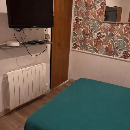 Cozy Equipped And Parking - Center Apartment *