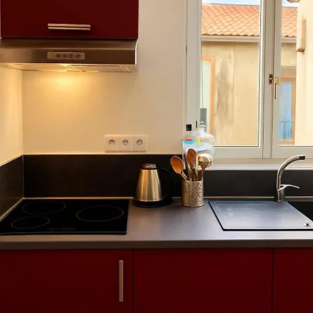 Cozy Equipped And Parking - Center Apartment *