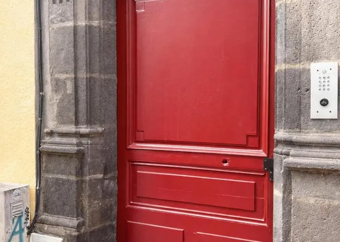 Cozy Equipped And Parking - Center Apartment